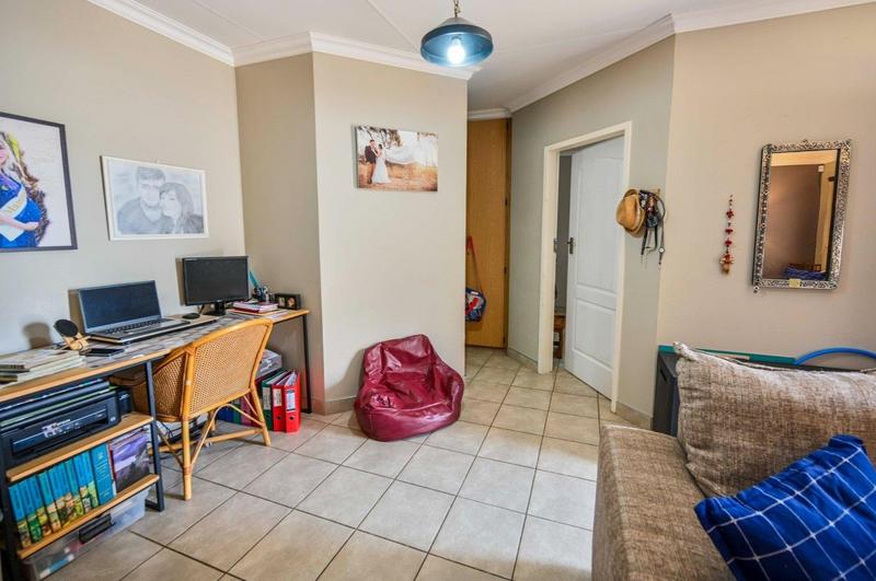 2 Bedroom Property for Sale in Langenhovenpark Free State